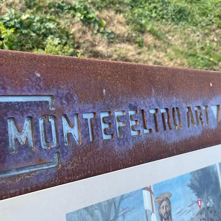 Leonard House In The Wood