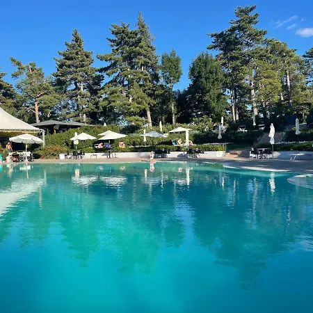 شاليه Leonard House In The Wood