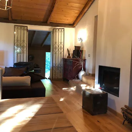 Leonard House In The Wood * بينابيلي