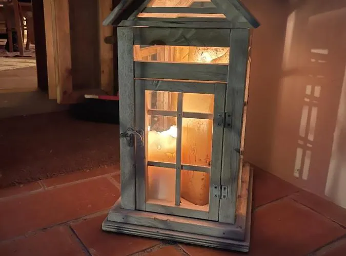 Leonard House In The Wood بينابيلي