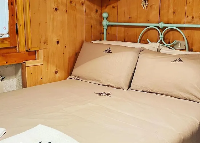 Leonard House In The Wood بينابيلي