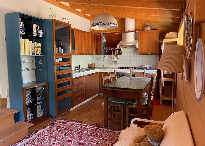 Leonard House In The Wood بينابيلي